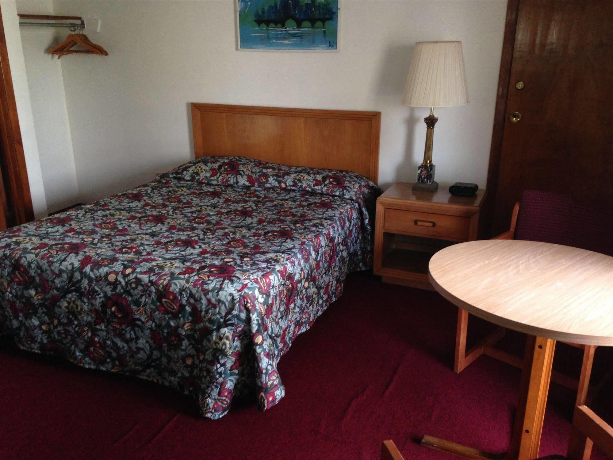 Chateau Motor Lodge Grand Island Exterior foto